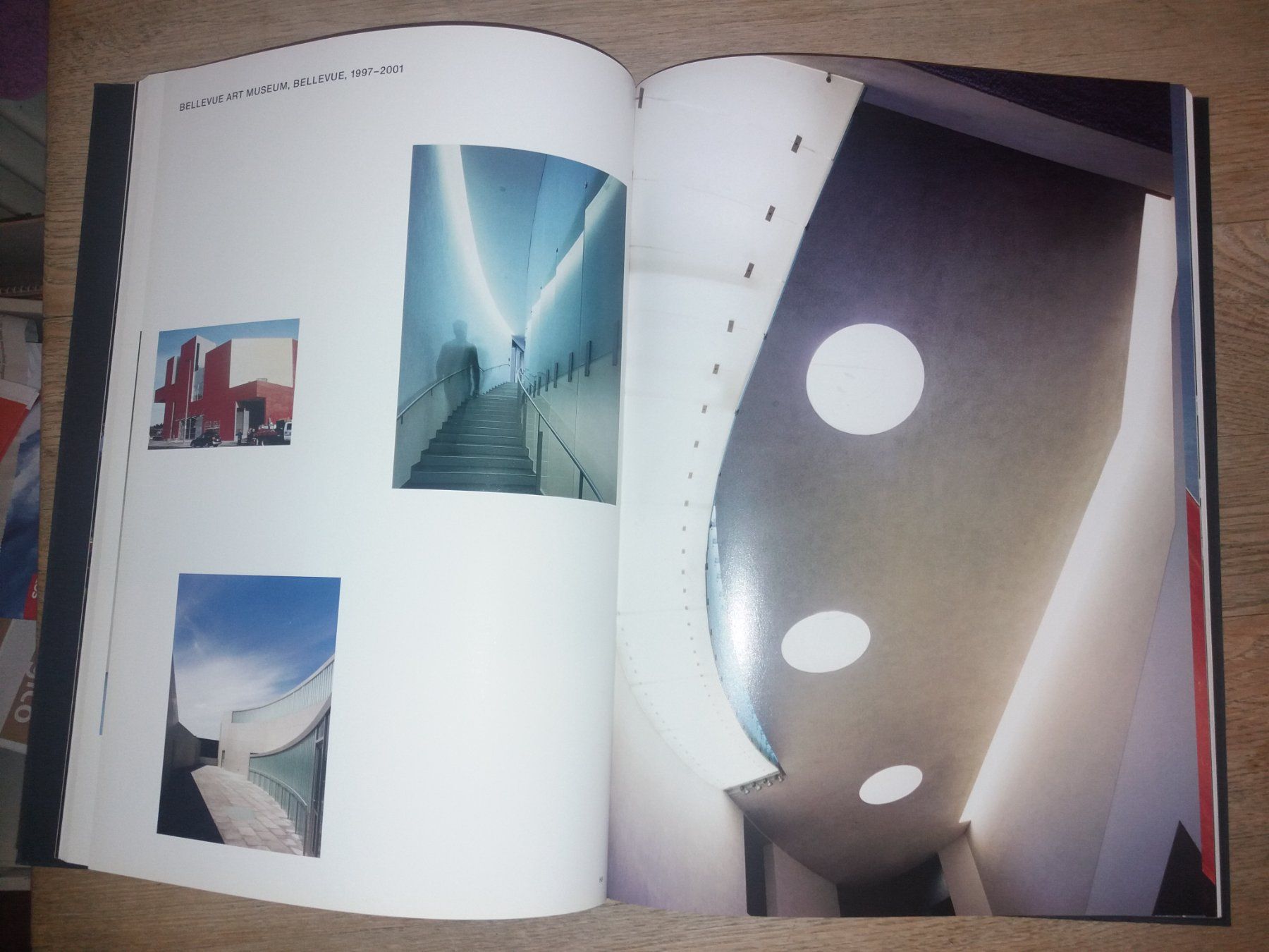 Livres: ARCHITEKTUR    Steven Holl     idee und phänomen – D'occasion à Welschenrohr par Regool
