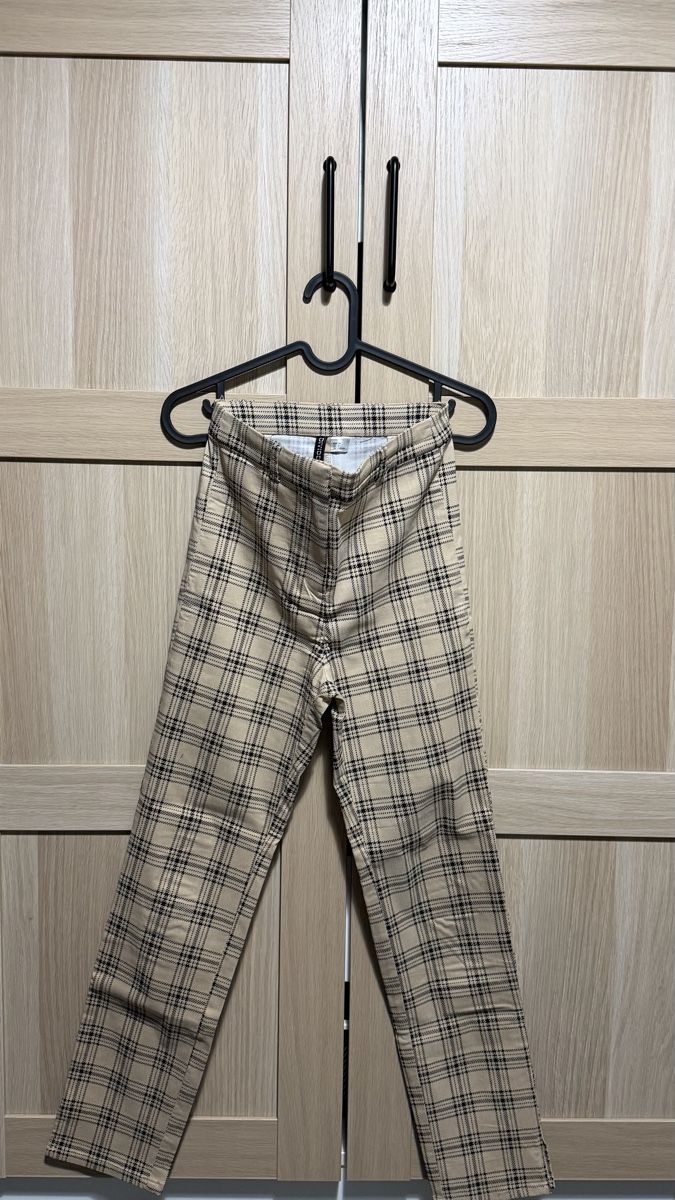 H&M Pantaloni: h&m trousers in 36 – Usato da Zürich venduto da mei_86qe