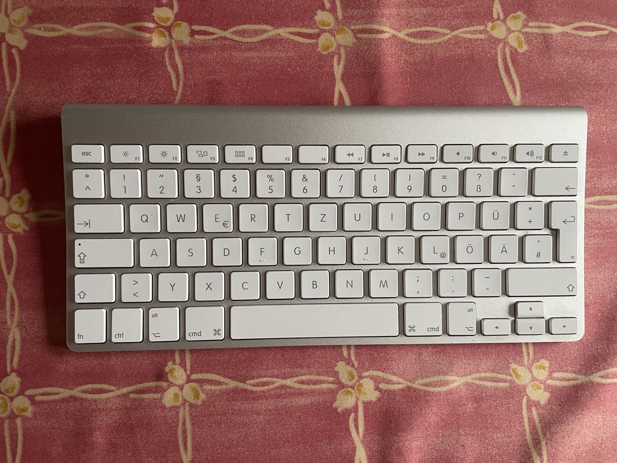 Apple Tastiere: Apple Magic Keyboard - clavier Apple sans fil – Usato da Commugny venduto da arm_7m7m