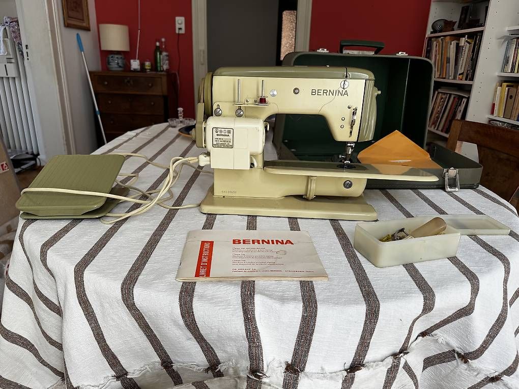 Bernina Macchine da cucire: Bernina 700 Nähmaschine – Usato da Zürich venduto da antoineb02