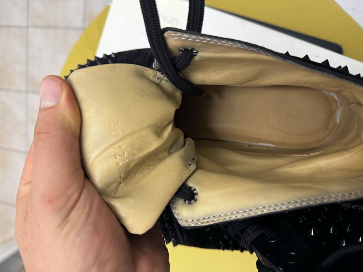 Christian Louboutin Scarpe da uomo: Christian Louboutin 41  – Usato da Basel venduto da tibet07 5