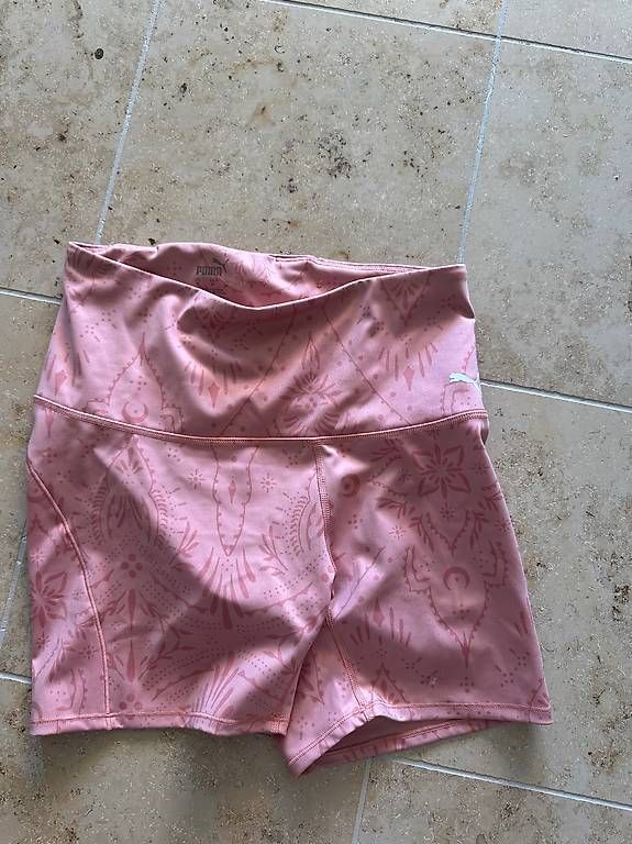Pantaloni: Sport Shorts Puma – Usato da Zürich venduto da _nushy