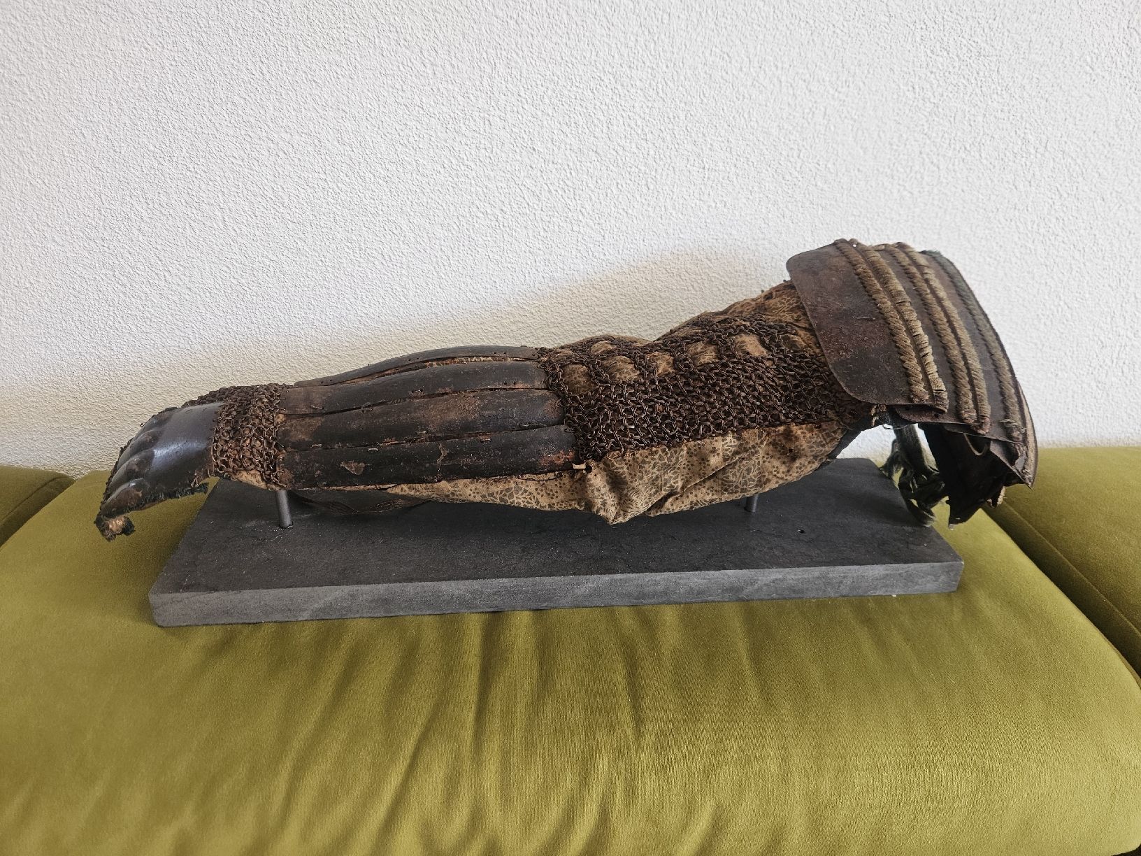 Uniformi: säbel uniform antik – Difettoso da Schwellbrunn venduto da Omega-alpha 5