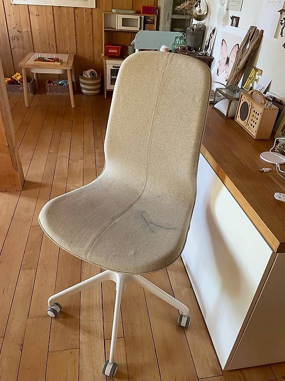 Chaises: Bürostuhl selten gebraucht – D'occasion à Murzelen par Nicetowhy