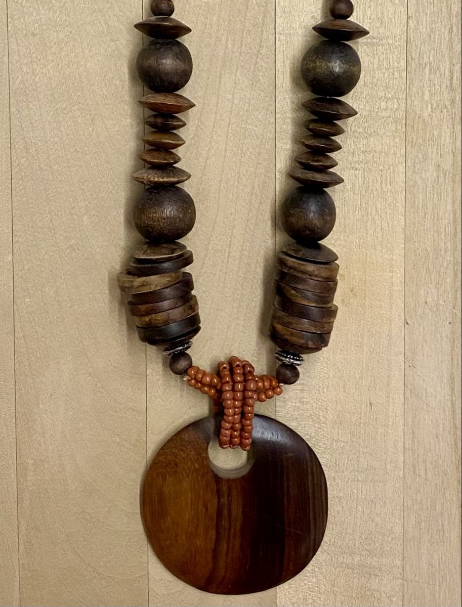 Ketten: Statement Holz-Kette mit grossem Holz Anhänger – Neu (gemäss Beschreibung) aus Lyss von Sibella56 1