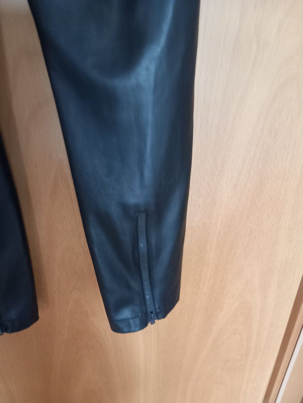 Cambio Pantaloni: Cambio Kunstleder / Grösse 40 – Nuovo (secondo la descrizione) da Dinhard venduto da broenni70 3