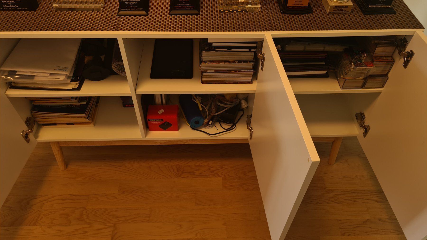 Commodes: White cabient / shelf - GRAtIS – D'occasion à Embrach par mba_ttk7 3