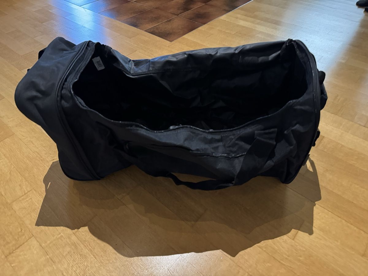 Valises de voyage: Reisekoffer zum verkleinern – D'occasion à Sarnen par OWAccount 1