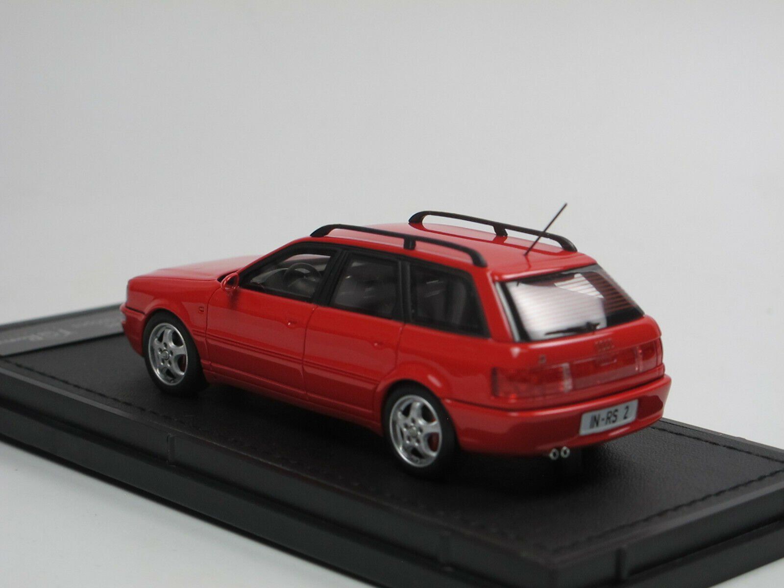 Audi Modellautos: Audi RS2 Avant 1994-1996 rot      1:43 von TopMarques – Neu und originalverpackt aus Gerlafingen von espero88 4