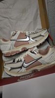 Nike Vomero 5 Beige Rose Argenté, comme neuve, taille 45