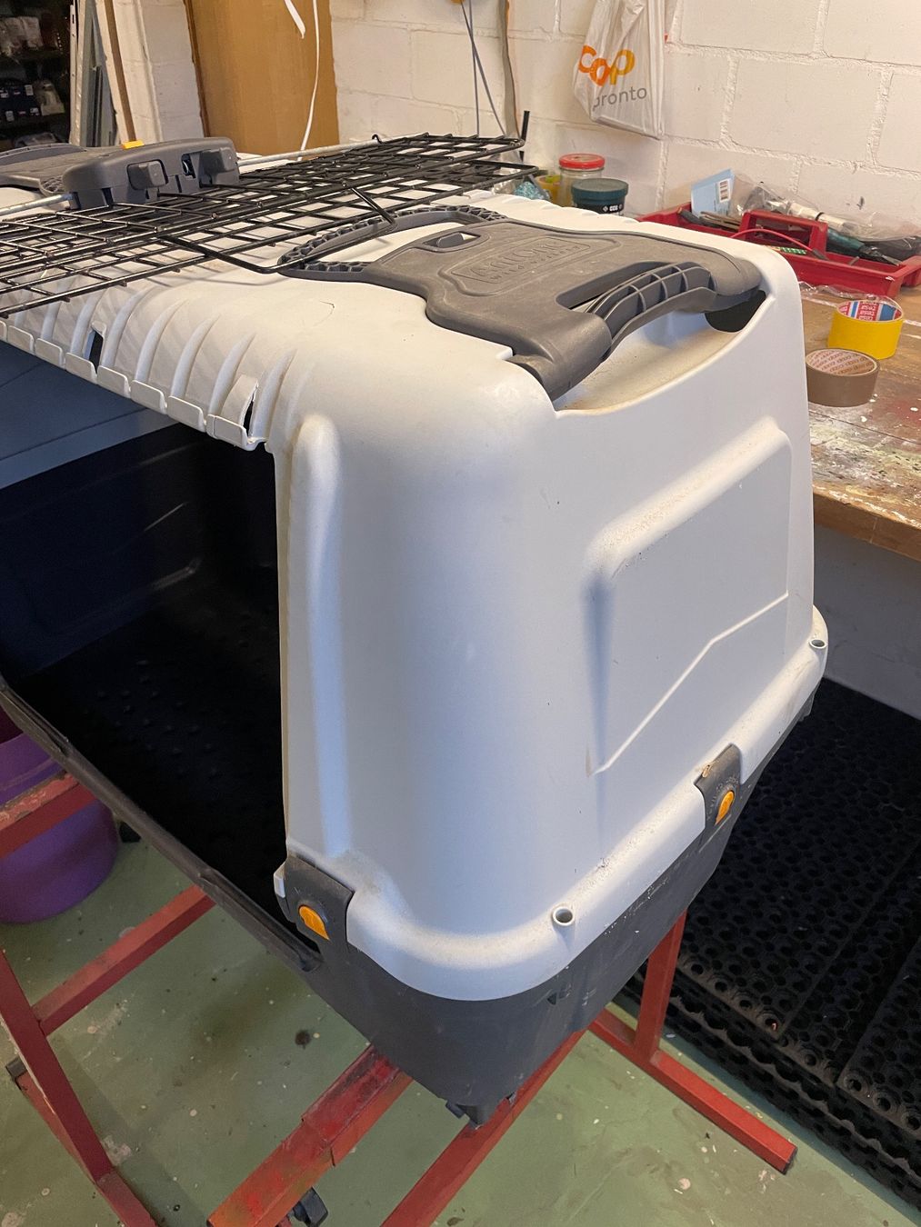 Gabbie, trasporto & Sicurezza: AniOne Kofferraumbox M – Usato da Obergerlafingen venduto da bas_b7v6 6