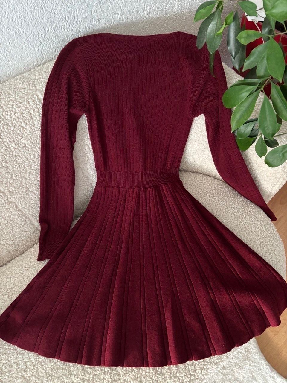 Robes: Kleid – Neuf (Voir description) à Bern par ViksiBash 1