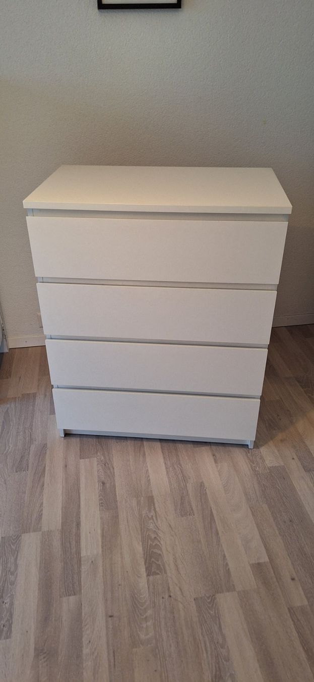 Ikea Cassettiere: Kommode weiss mit 4 Schubladen Ikea MALM – Usato da Lufingen venduto da Googol 2