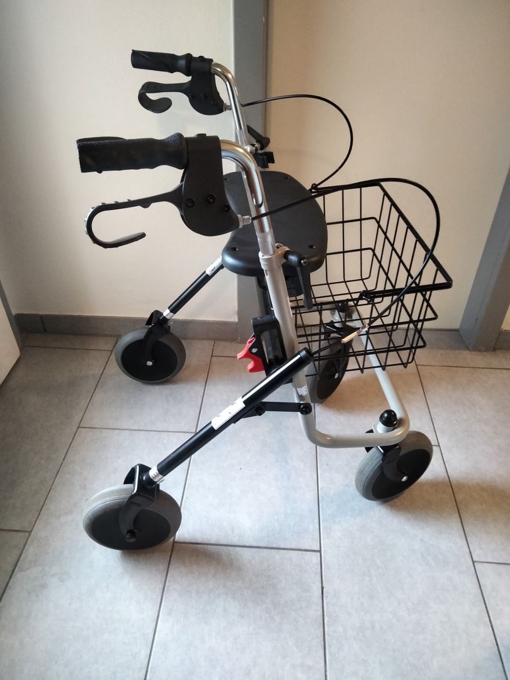 Aides à la marche: ROLLATOR – Neuf (Voir description) à Bützberg par Chisco 3