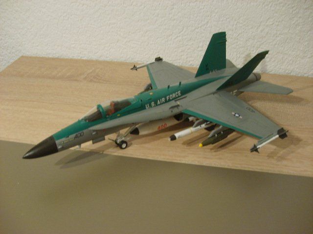 Kit di modellismo & Modellini statici: *** F/A-18 Modell 1:48 *** – Nuovo (secondo la descrizione) da Altbüron venduto da CoinWorld 2