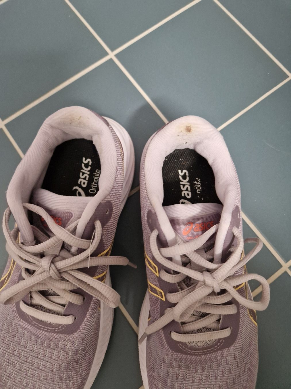 Asics Damenschuhe: Turnschuh Gr 38 - Asics  – Gebraucht aus Reinach BL von Dschinni80 1
