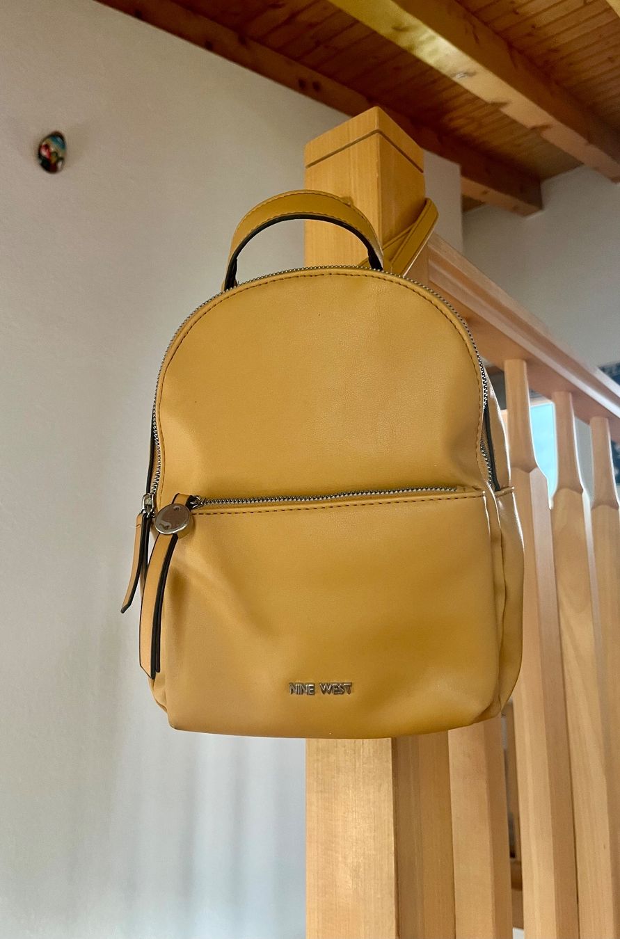 Zaini: Petit sac à dos jaune mignon Nine West – Usato da Ardon venduto da chl_j2df