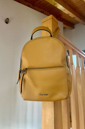 Petit sac à dos jaune mignon Nine West