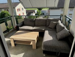 Ecksofa und Couchtisch (Uznach 8730 St. Gallen)