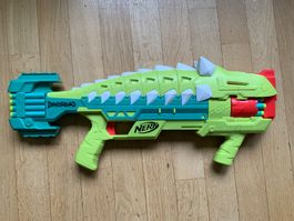 Nerf DinoSquad Armorstrike Spielzeugpistole + 16 Nerf Darts