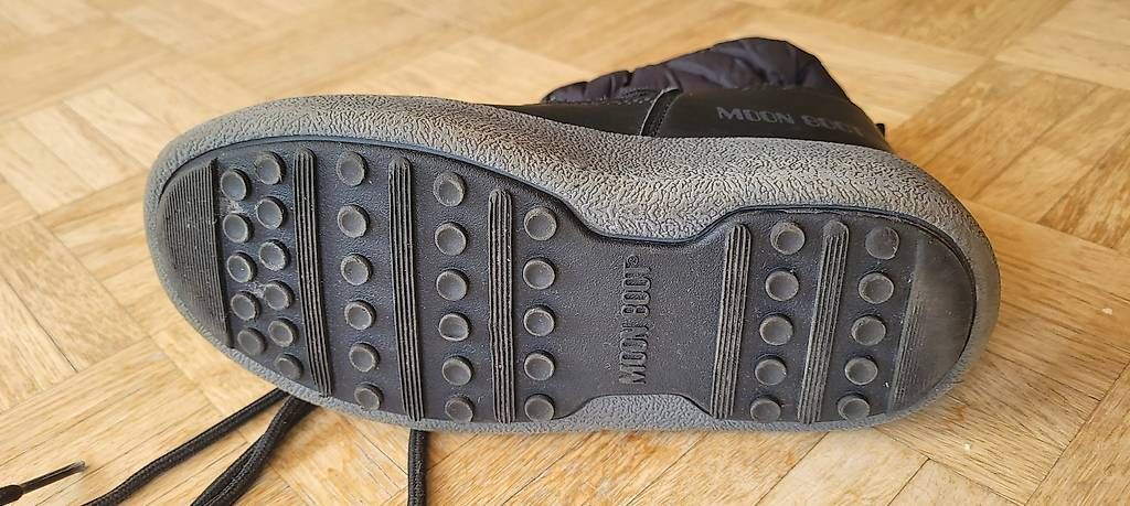 Moon Boot Scarpe per ragazzi: Bottes Moon Boot noir taille 31 – Usato da Vésenaz venduto da emose 3