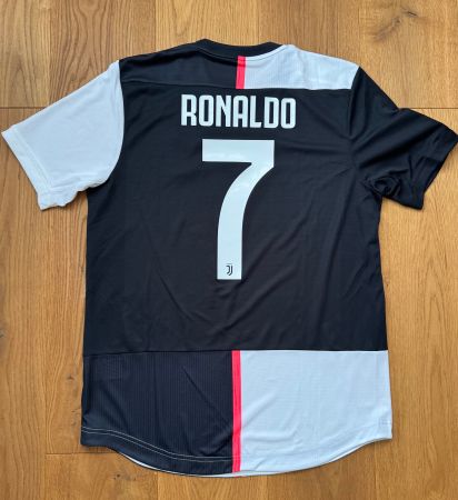 RONALDO - Juventus X Match Prepared mit Sammler Box