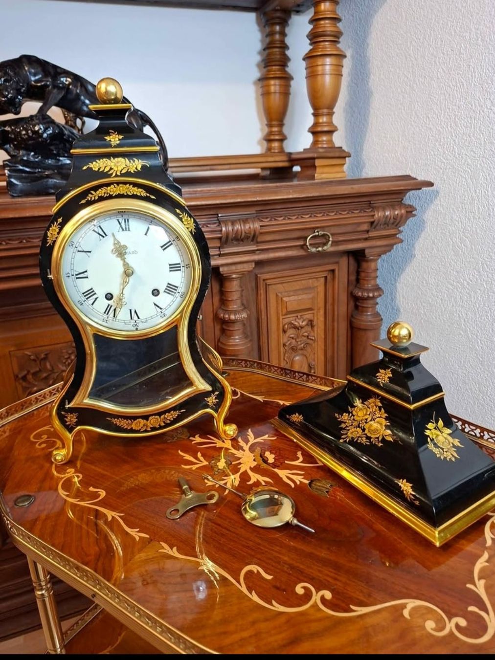 Orologi da terra & Orologi da parete: Pendule Richard Swiss Made mit Konsole Exklusive – Usato da Steffisburg venduto da ZeitReise_