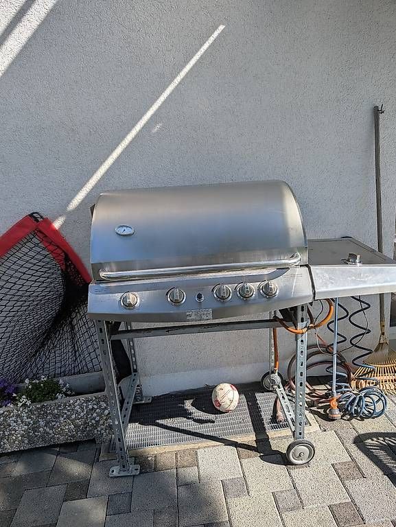 Griglie: Gas grill  – Usato da Unterengstringen venduto da lkscorina 2