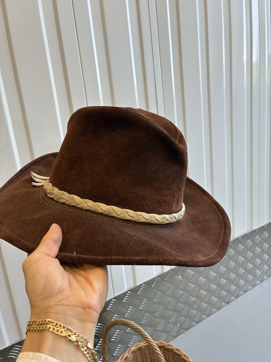 Copricapi, berretti & cappellini: Brauner Cowboyhut aus Wildleder – Usato da Bern venduto da wisemagpie 3