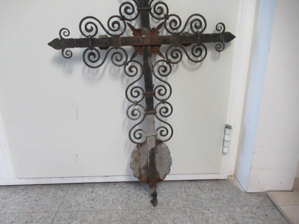 Sculture & Statue: Grabkreuz aus Eisen antik – Usato da Flums venduto da Flumsantik 6