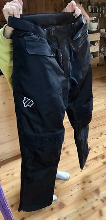 Pantalon moto motomod jamais utilisé. État neuf. 