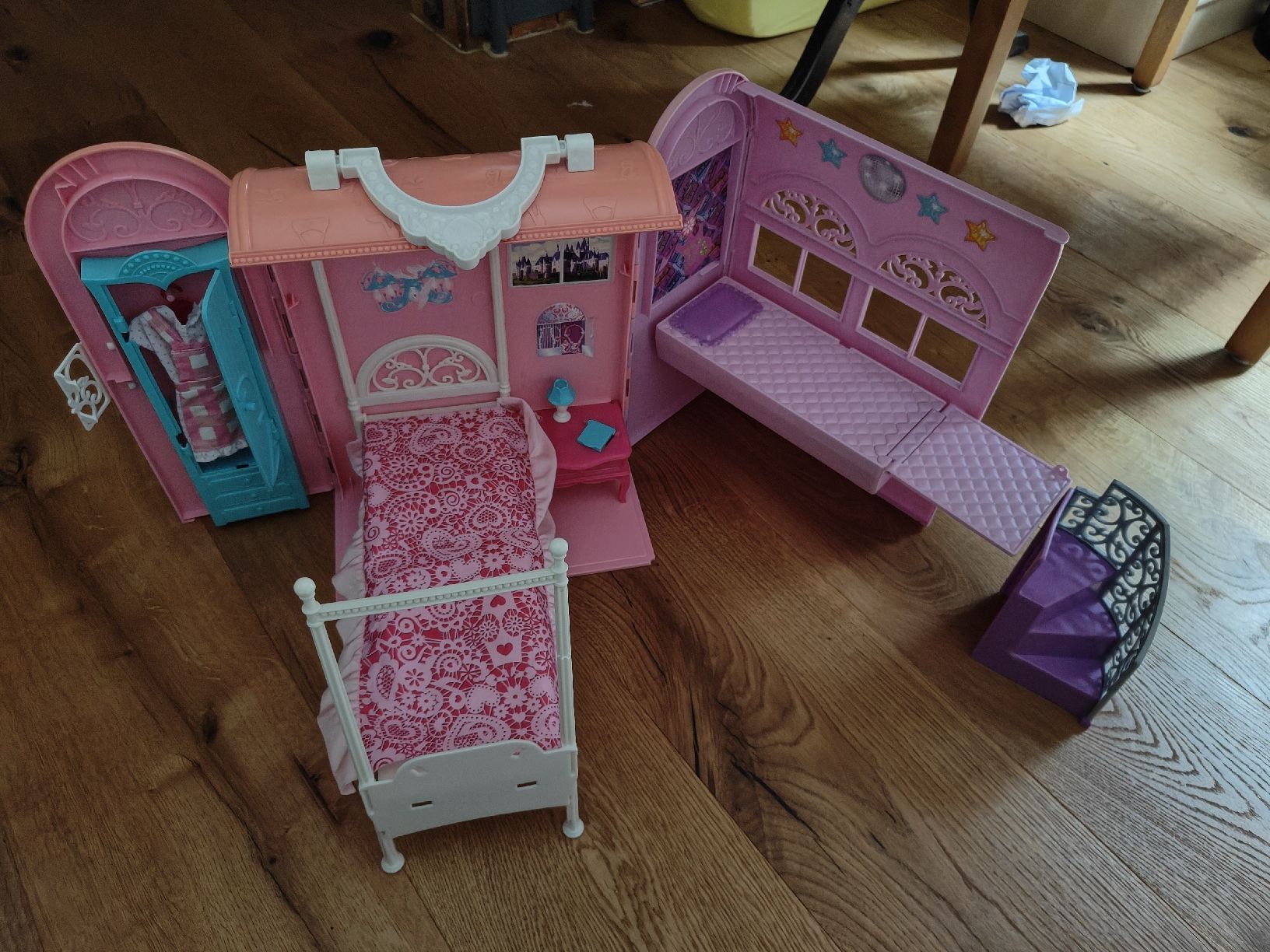 Barbie Case e mobili per bambole: Barbiehaus Koffer – Usato da Ebnat-Kappel venduto da Fini1000