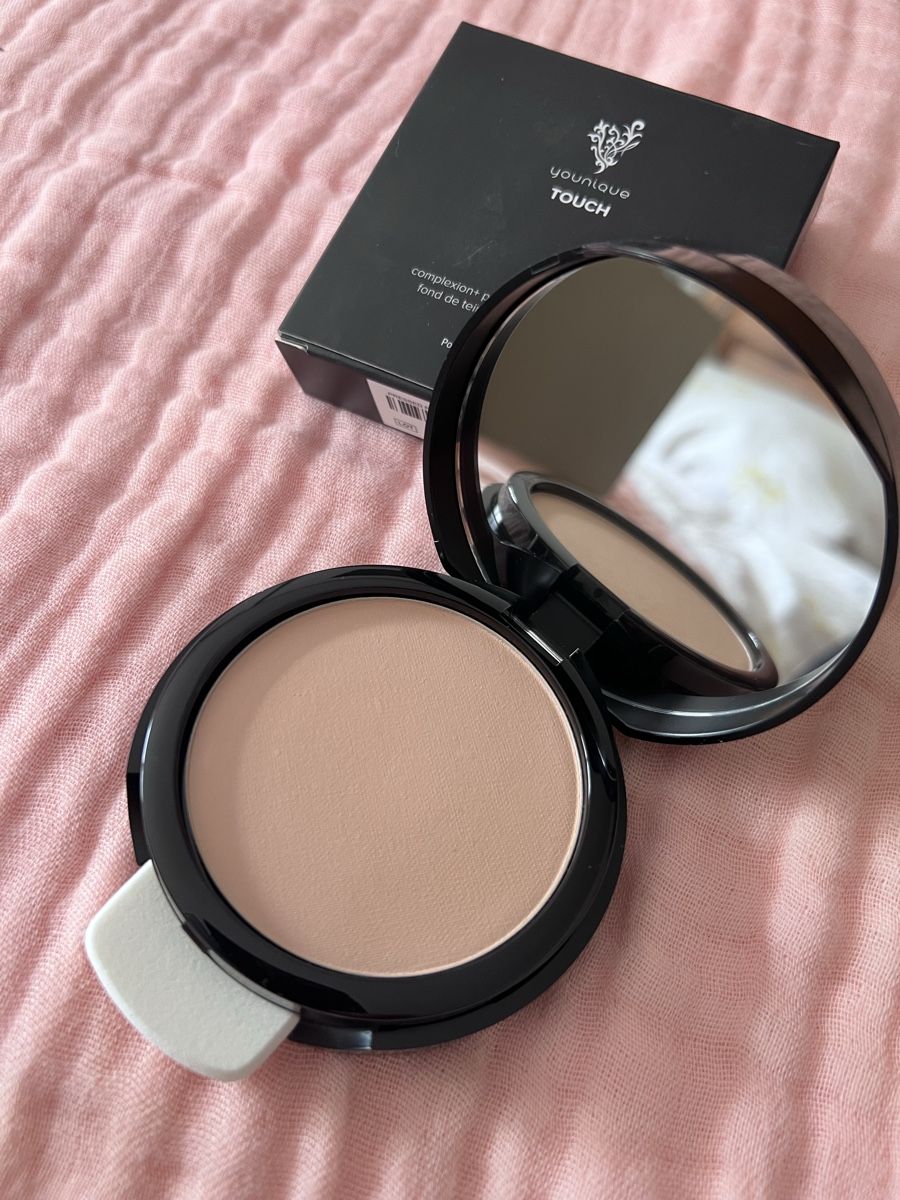Make-up: Younique TOUCH complexion+ pressed powder foundation neu – Nuovo e nell'imballaggio originale da Unterterzen venduto da syllalex 1