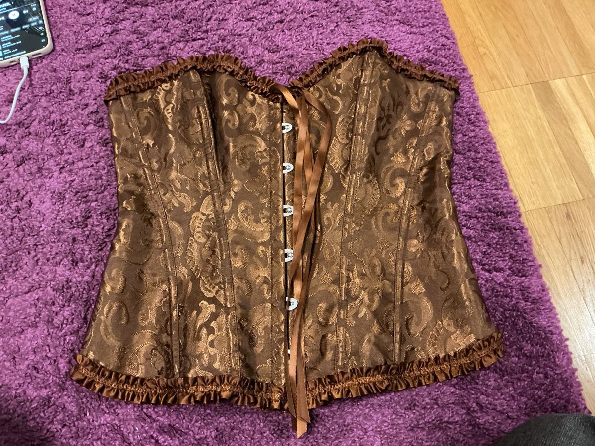 Shein Top: 2 Corsets SHEIN brun – Nuovo (secondo la descrizione) da Martigny venduto da dov_2qgk