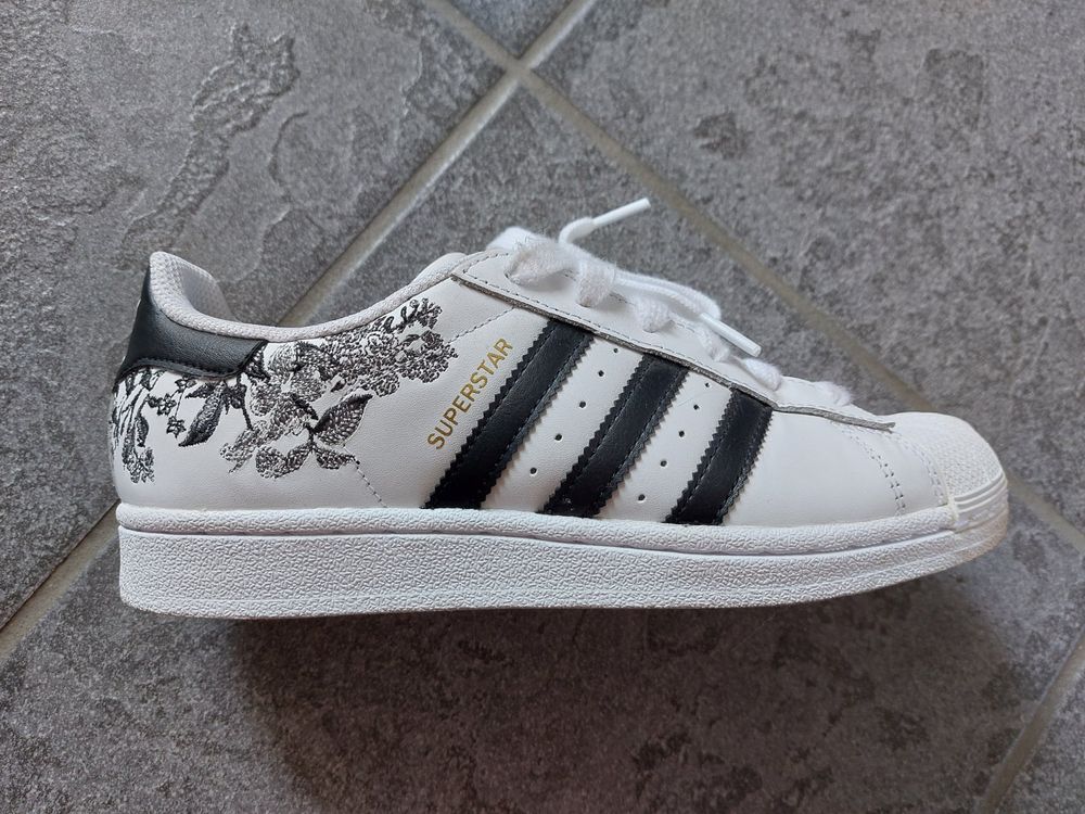 Adidas superstar cheap weiß mit blumen