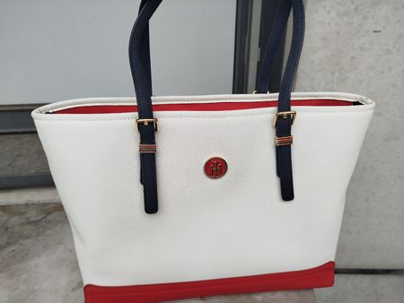 Thomy Hilfiger Tasche zu verkaufen 