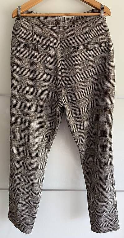H&M Pantaloni: H&M karierte Damenhose, Grösse 40 – Usato da Ehrendingen venduto da ErikaKrisztina 1