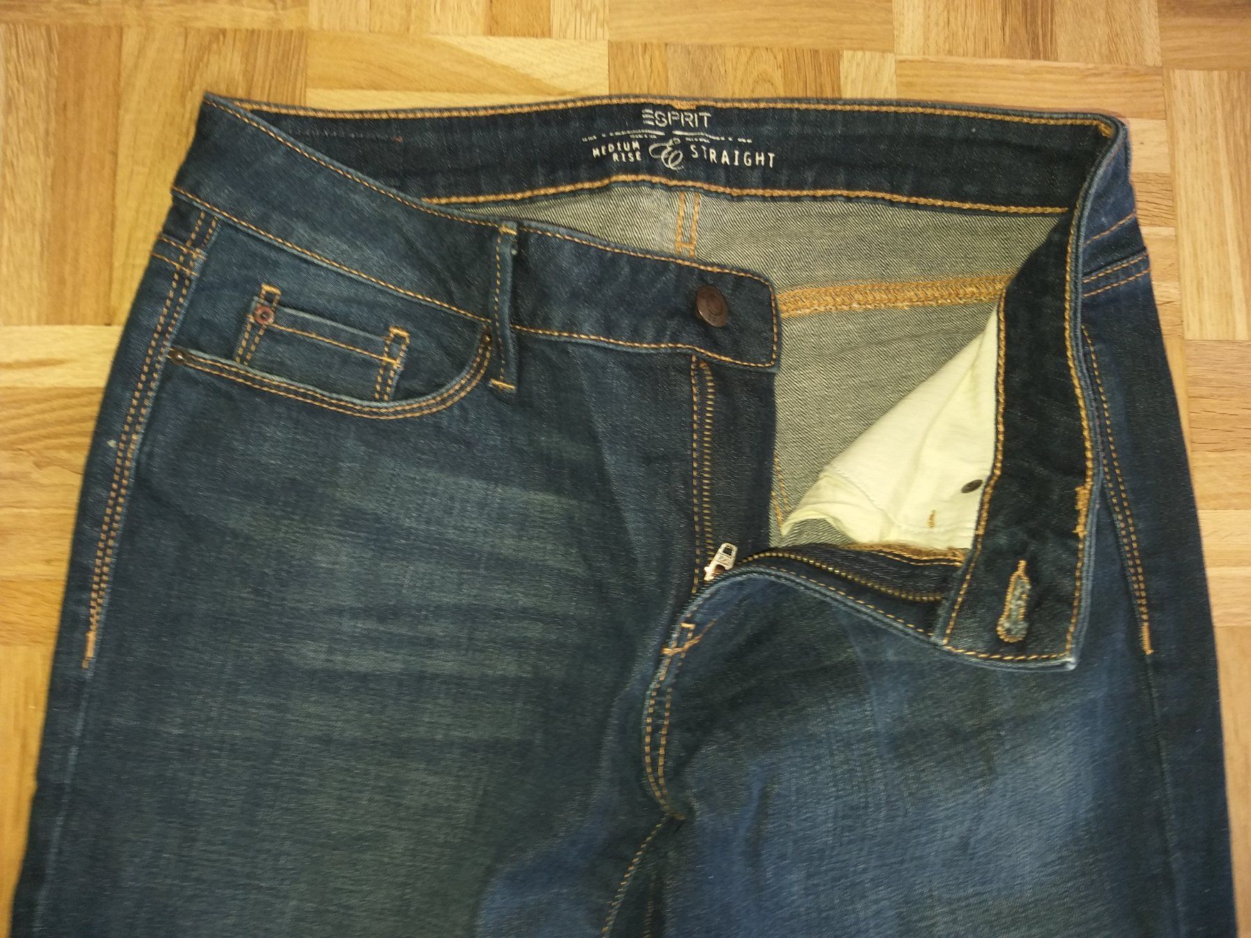 Esprit Jeans: Jeans ESPRIT  Taille/Grosse W27 L34  MEDIUM RISE  STRAIGHT – Gebraucht aus Cossonay-ville von Super-Price-Quality 3