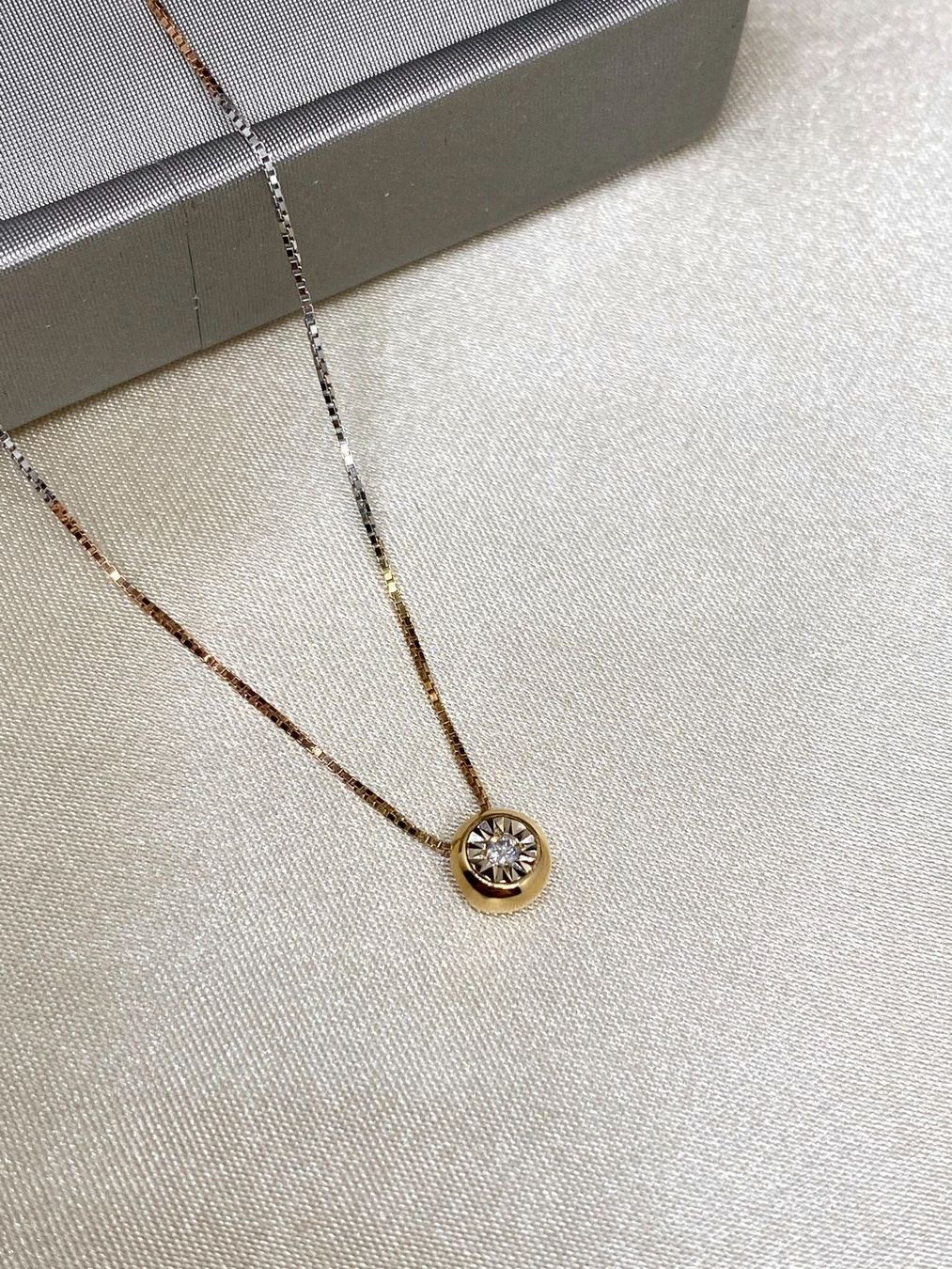 Catenine: Anhänger 18k Gold Diamanten – Nuovo e nell'imballaggio originale da Sarnen venduto da Yingsperlen1