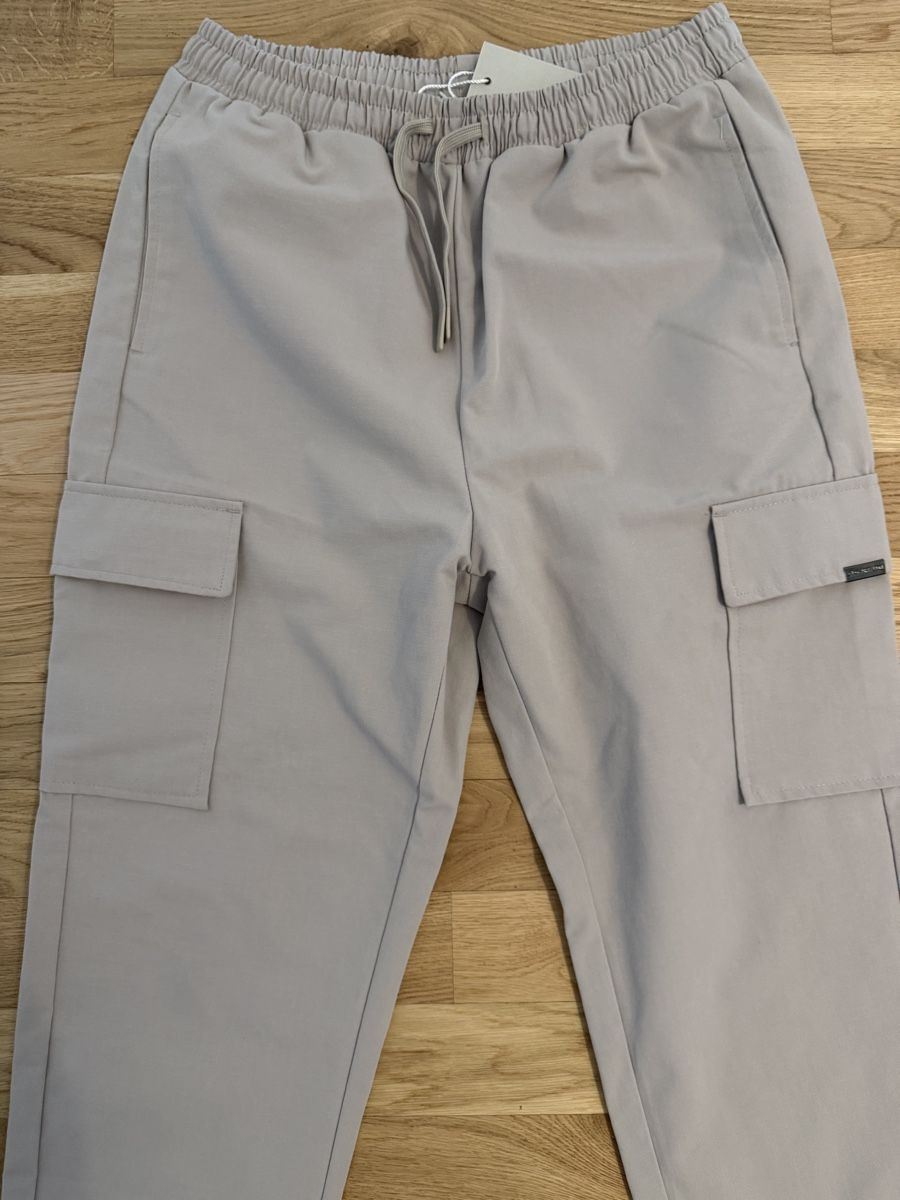 Pantaloni: Closure London Cargo Pants, Size M – Nuovo e nell'imballaggio originale da Zug venduto da pav_q5f7 1