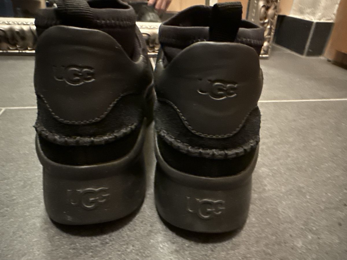 Ugg Chaussures femmes: Scarpa ugg – D'occasion à Sion par marca75 4