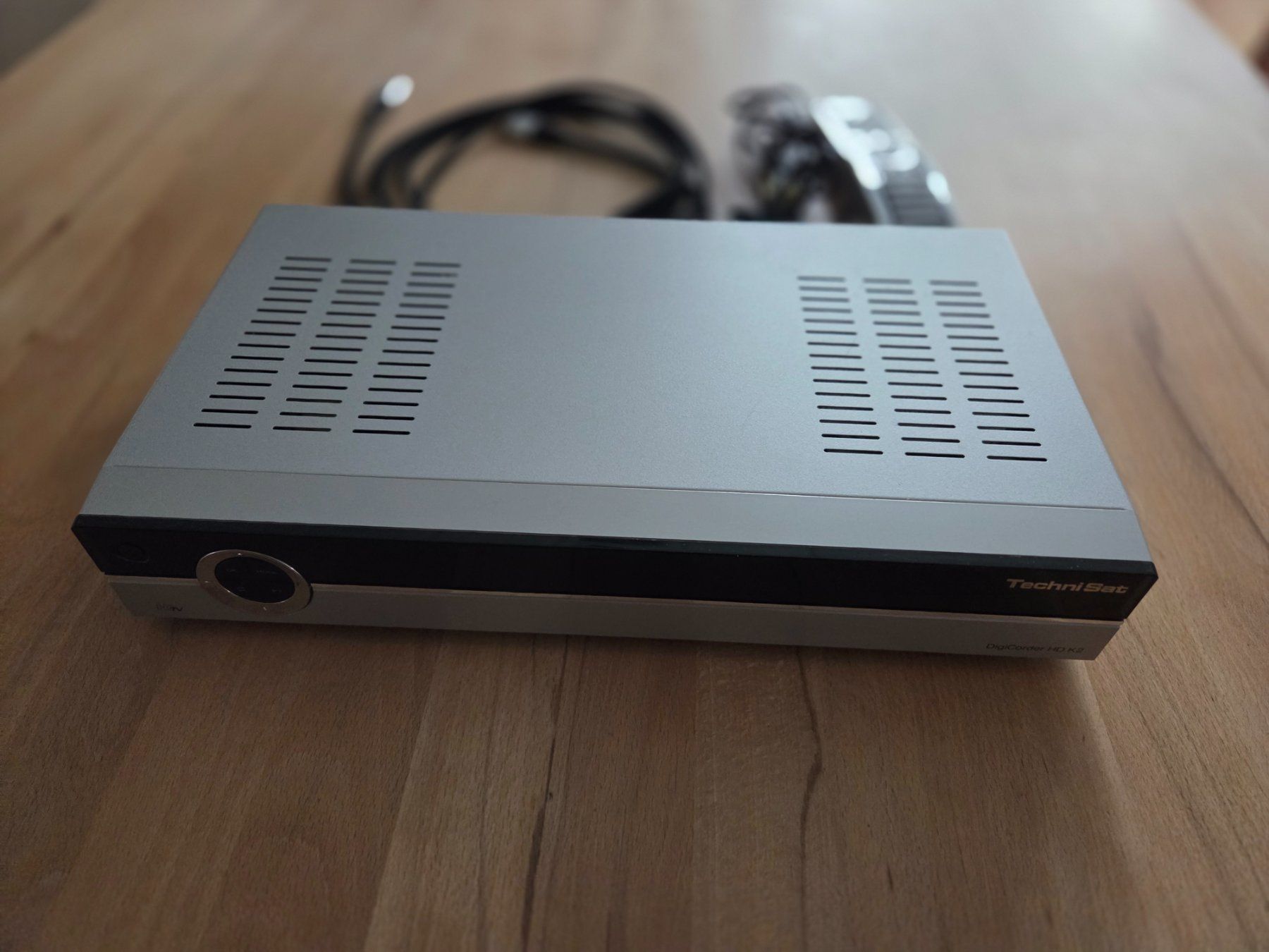 Technisat Ricevitori: Technisat HD K2 Kabel Receiver Digital 500 GB Festplatte – Usato da kaiseraugst venduto da Yohe
