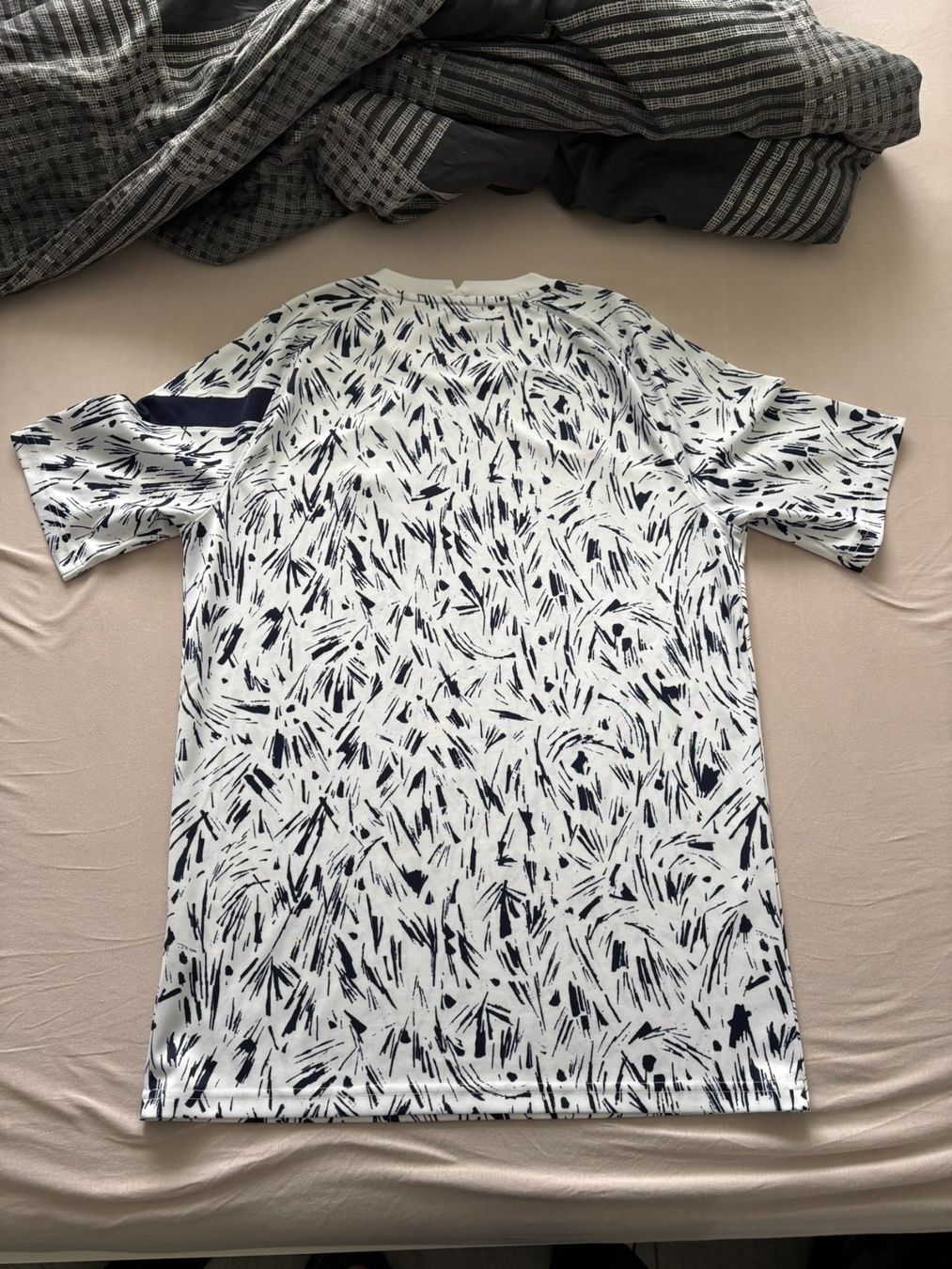 Nike Canottiere & Pantaloni: Frankreich 2020/2021 Pre-Match Trikot – Usato da Mumpf venduto da galliforever 1