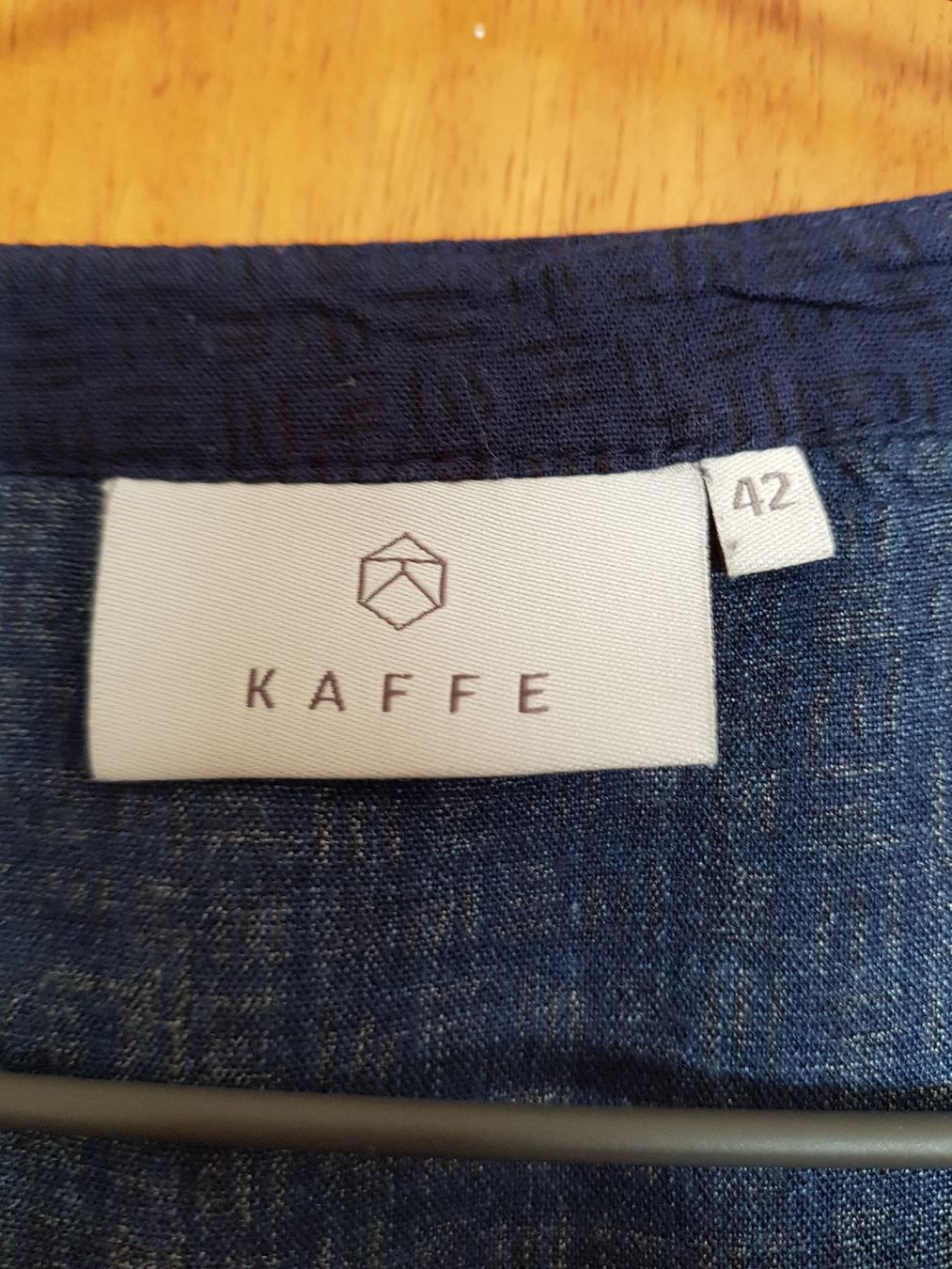 Camicette: Chemisier Kaffe bleu marine, taille 42 – Nuovo (secondo la descrizione) da Veyrier venduto da sosozizou 1