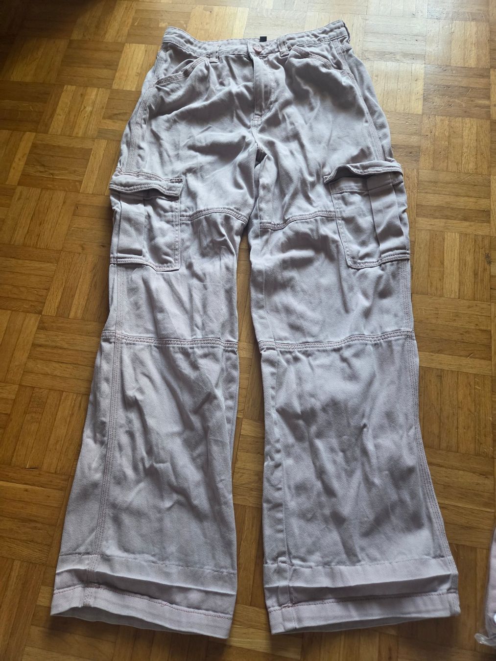 H&M Pantaloni: 3 Cargo-Hosen Gr. 38, 1x neu – Usato da Basel venduto da grandfamily 2