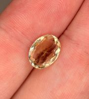 Ab 1 Fr. - 2.24 ct natürlicher Gold-Topas Edelstein