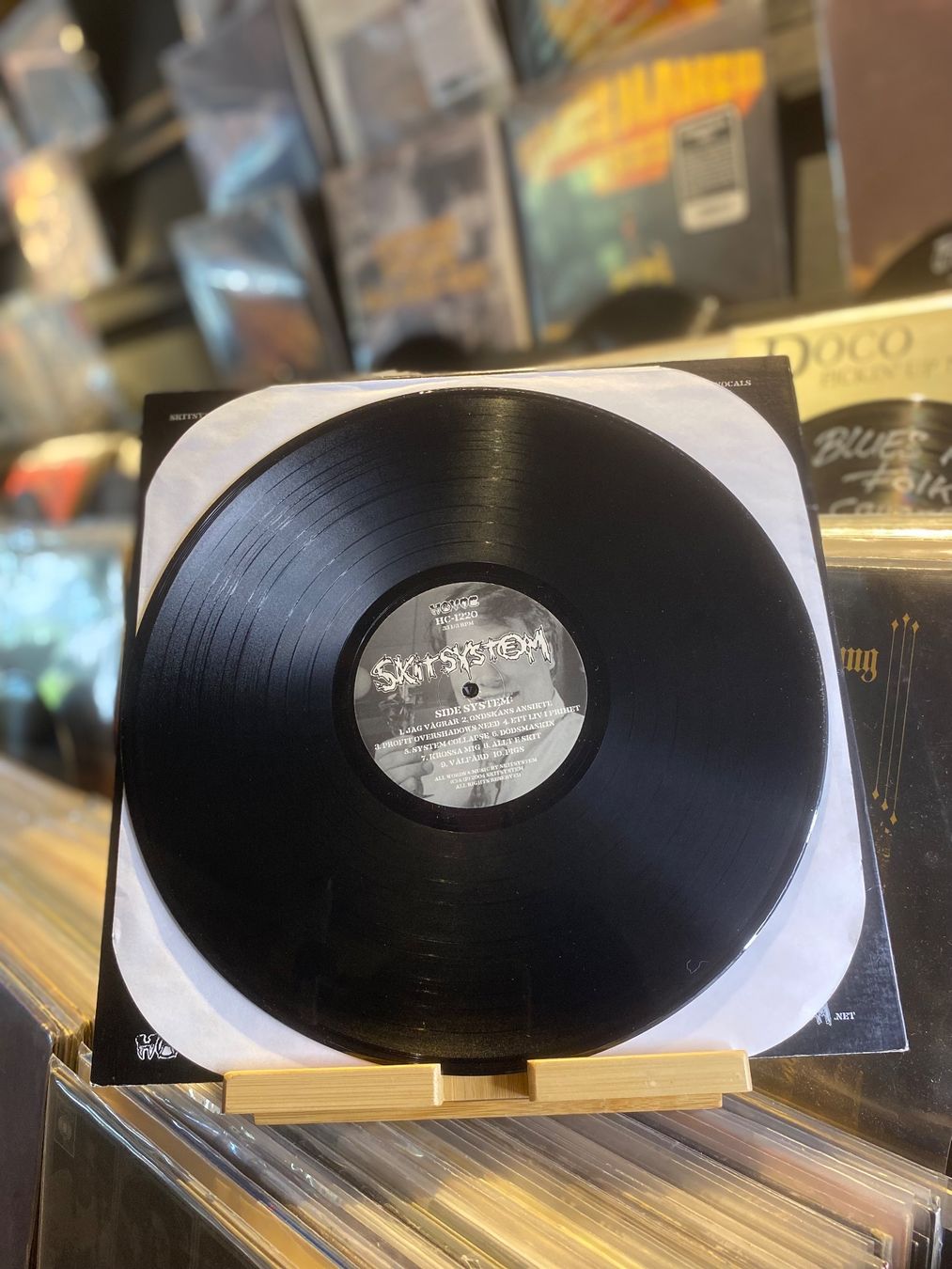 Dischi in vinile: SKITSYSTEM – ALLT E SKIT / OG US 2004 VG++/VG++ – Usato da Gals venduto da Diskopatshop 2