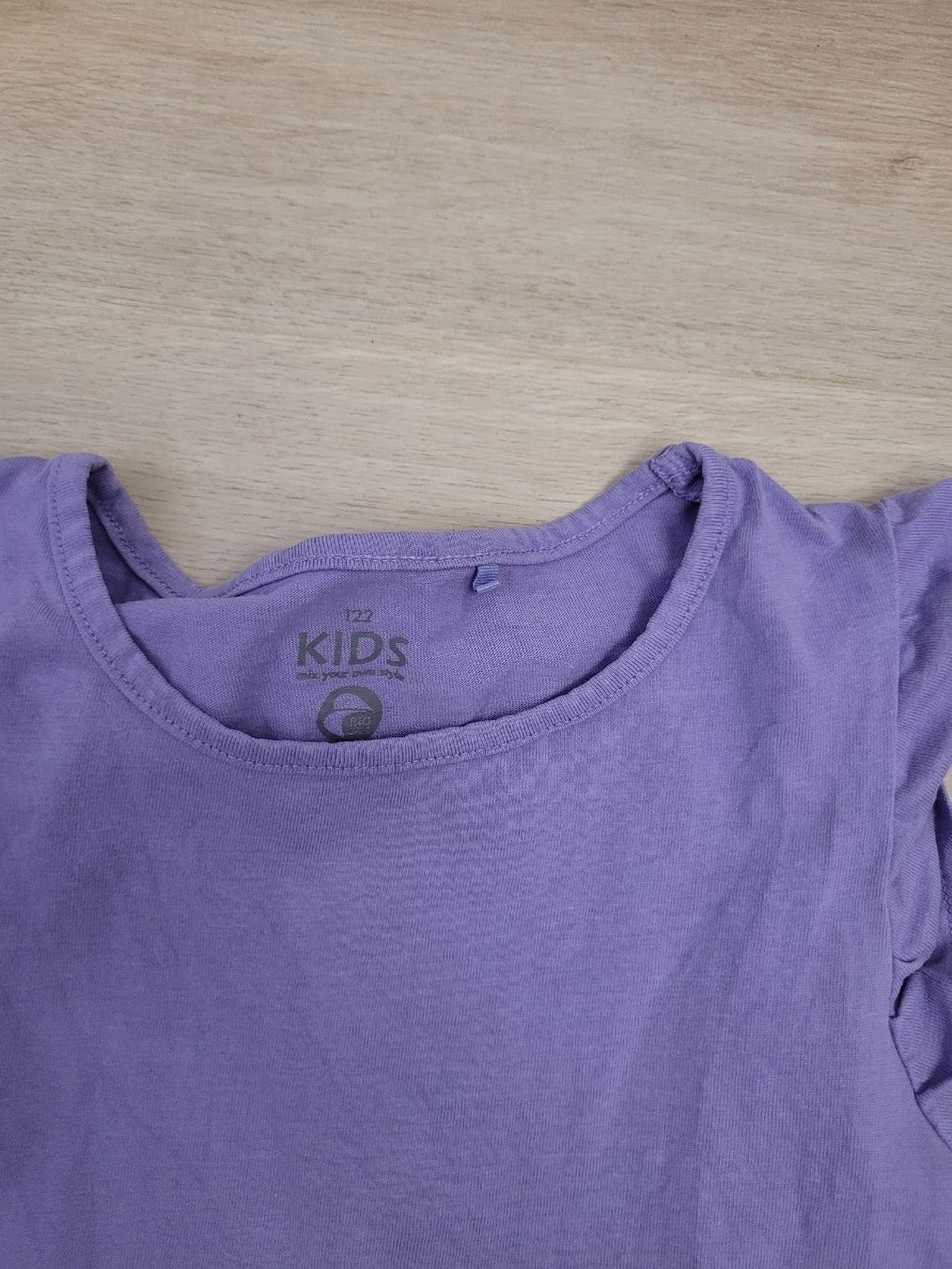 Blusen, T-Shirts & Tops: t-shirt Gr. 122 – Gebraucht aus Lupsingen von sta_wgg5 1