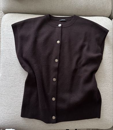 Knit vest size M