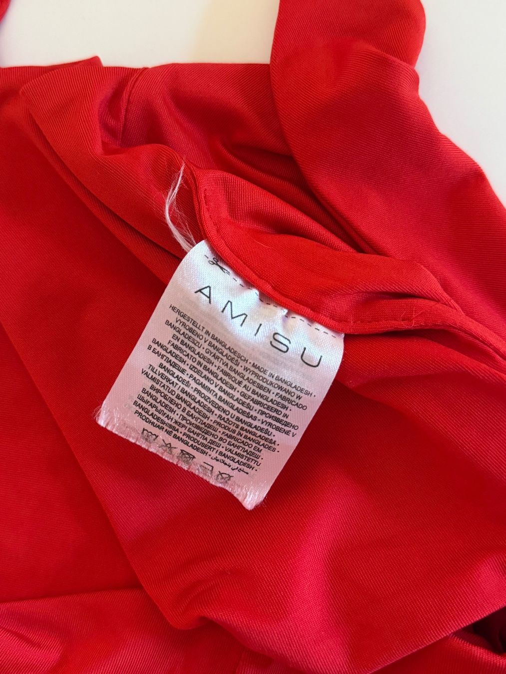 Top: CROP TOP ROUGE – Usato da Cheseaux-Noréaz venduto da ath_cq52 3